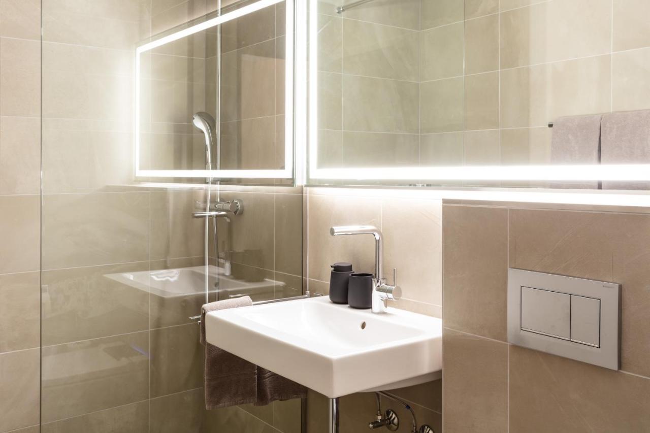 Hotel Lo! Im Kreuz Jona Rapperswil  ภายนอก รูปภาพ